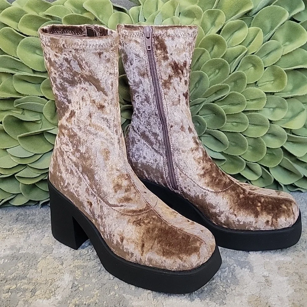 Steve Madden Platform Boots - Klaton Crushed Velvet - Womens Size 7.5